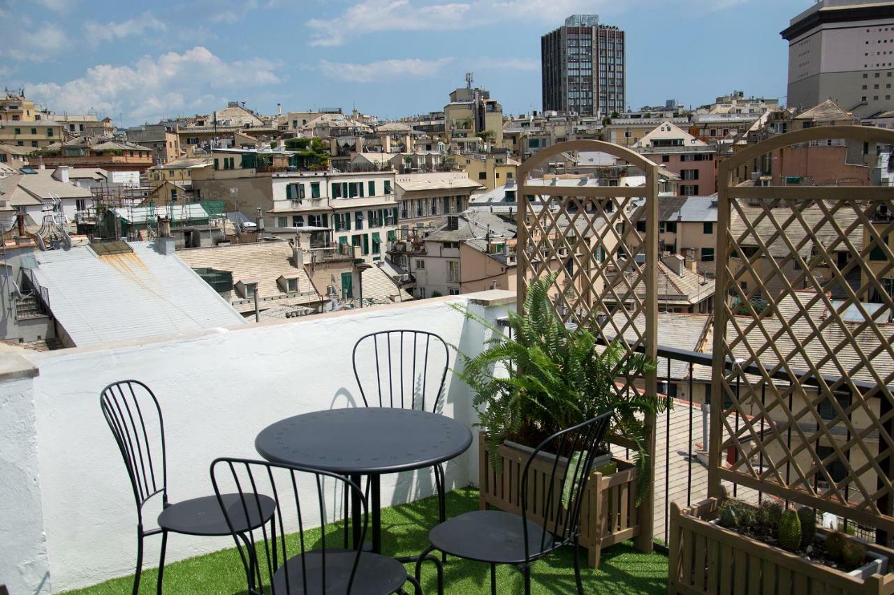 Отель Sky On The Roofs - Il Cielo Sui Tetti Генуя Экстерьер фото