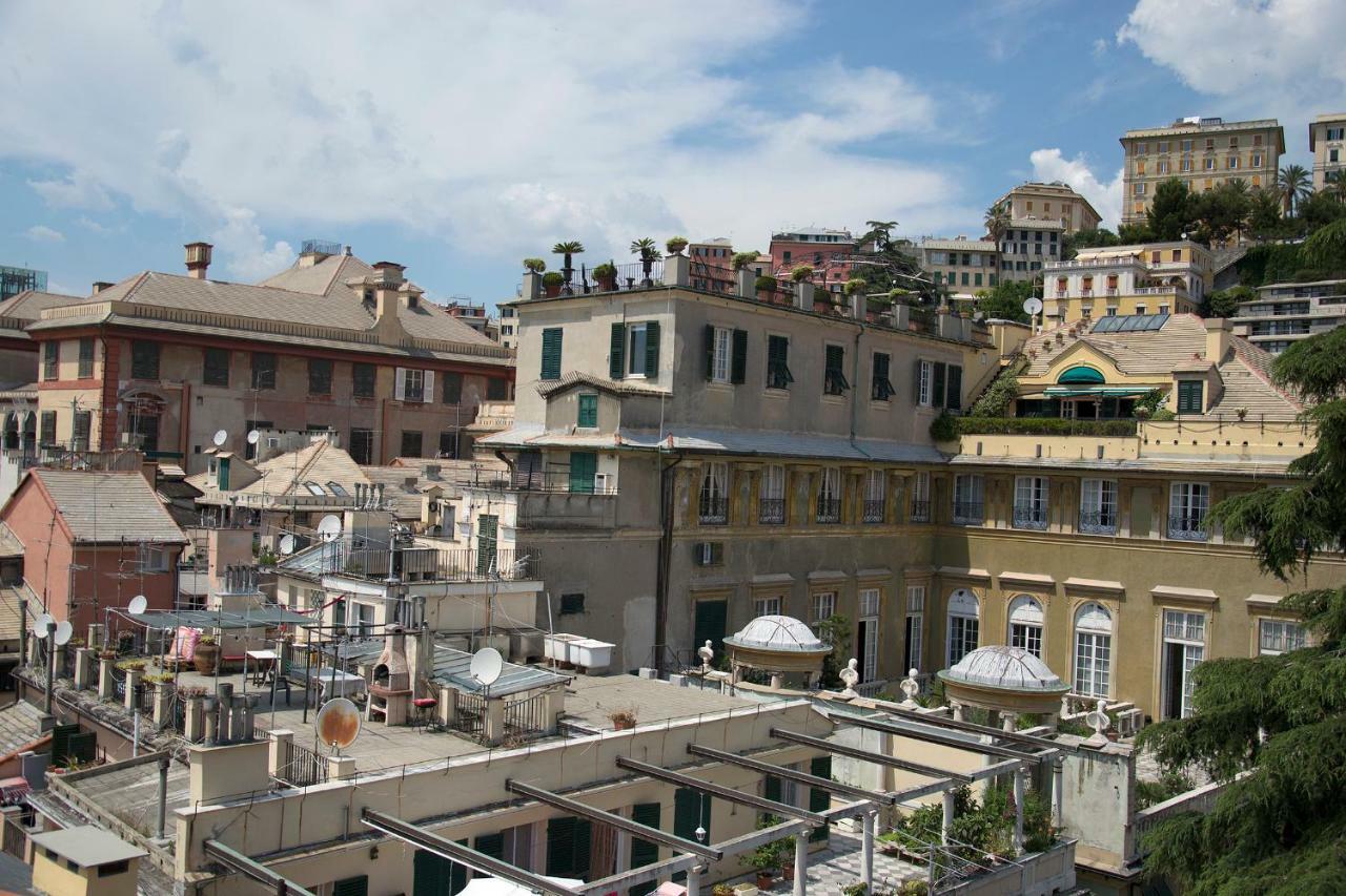 Отель Sky On The Roofs - Il Cielo Sui Tetti Генуя Экстерьер фото